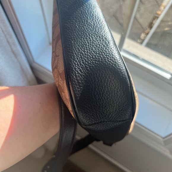 COACH signature crossbody bag - Picture 6 of 8